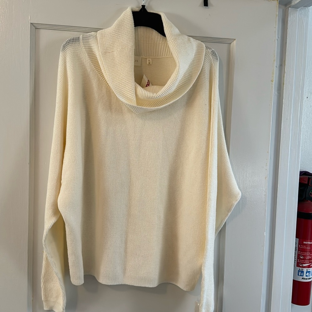 Cyrus cowl neck pullover